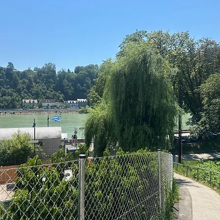Donau-loft Private Parking Near And Highway Apartment Linz