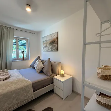 Апартаменты Donau-loft Private Parking Near And Highway Линц