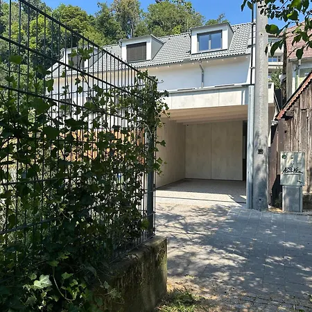 Donau-loft Private Parking Near And Highway Apartment