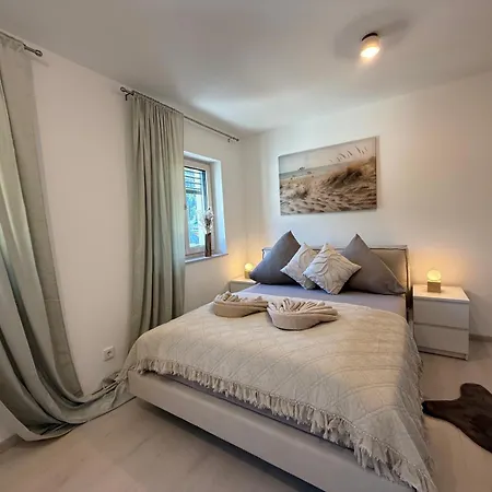 Апартаменты Donau-loft Private Parking Near And Highway *