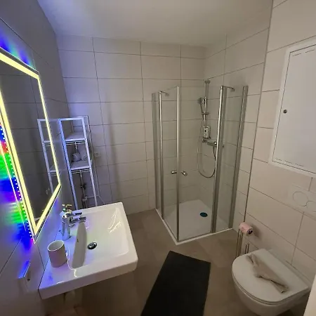 Donau-loft Private Parking Near And Highway Апартаменты *